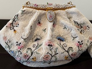 lot 163 image: Two Vintage Beautiful Beaded Ladies Handbags