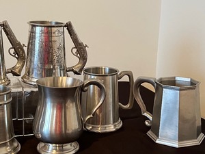 lot 164 image: Variety of Vintage Tankards