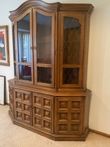 lot 171 image: Beautiful Mid Century Display Cabinet