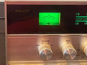 lot 169 image: Vintage Pilot Receiver