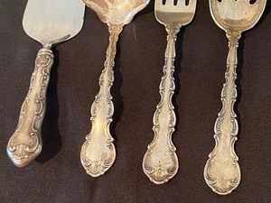 lot 174 image: Four Vintage Gorham Strasbourg Sterling Silver  Serving Utensils