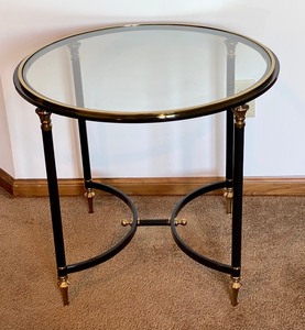 lot 283 image: Round Glass Top Accent Table with Black Metal Base