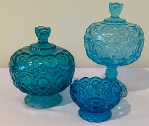 lot 244 image: Three L.E. Smith Glass Candy Containers