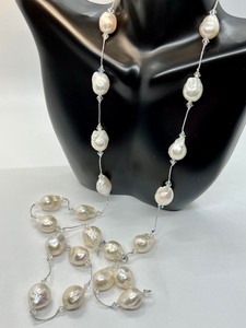 lot 291 image: Stunning Sparkly Strand of Pearls Strung on Sterling