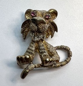 lot 299 image: Vintage Sterling Les Bernard Lion Brooch