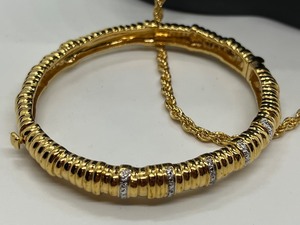 lot 304 image: Beautiful 18k GP Hinged Bracelet and Rope Chain