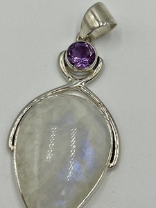 lot 316 image: Sterling and Stone Pendant