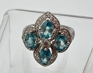 lot 322 image: Beautiful Sterling and Blue Topaz Ring