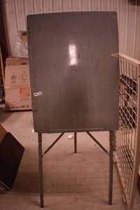 Easel