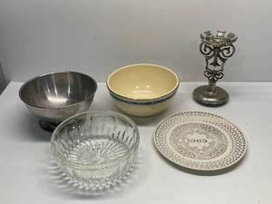 Assorted Vintage Kitchen Items
