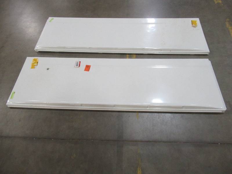 lot 658 image: Side Shower Walls, ManufacturerModel Unknown
