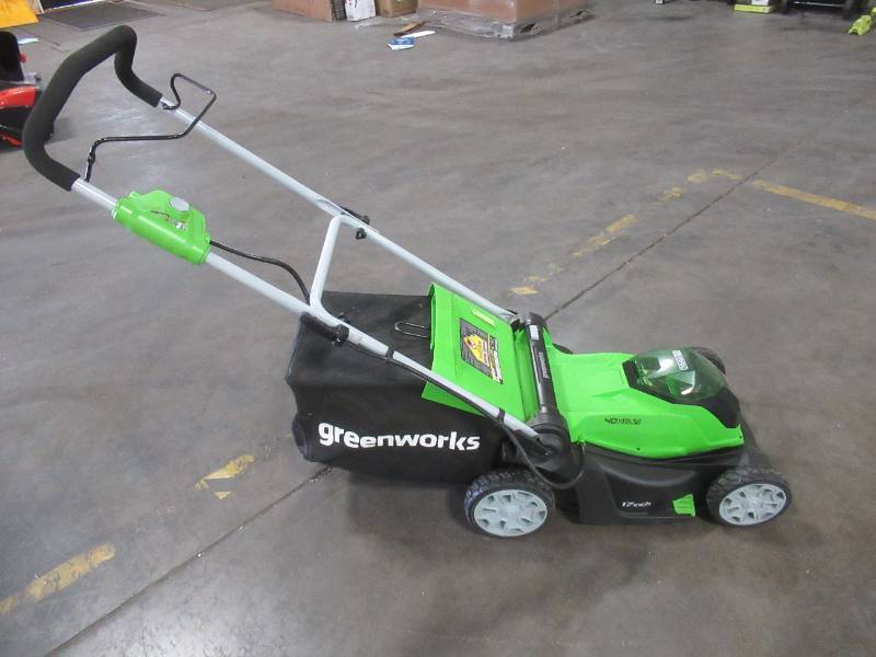 lot 820 image: Greenworks 40V 17 inch Cordless Lawn Mower,Tool Only, MO40B01, BatteryCharger Not Included - Starts and then Dies, Needs Work, For PartsRestore.