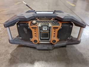 lot 336 image: Rigid Jobsite Radio 18v110 (Used, works)