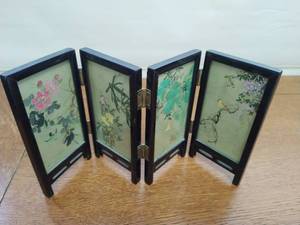 Vintage Asian Style Tabletop Divider Art