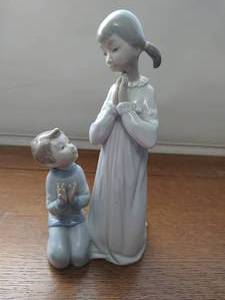 Lladro Teaching to Pray Figurine