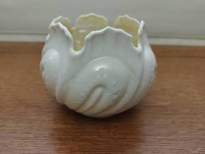 Belleek Ivory Bowl Flower Pot with Swirl Pattern