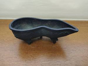 Vintage Asian Style Iron Tub