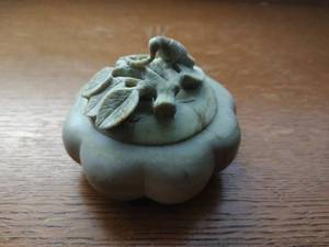 Jadeite Lidded Dish