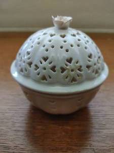 Old Heartly Greens & Co Leeds Pottery Lidded Dish