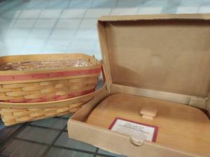 Longaberger Basket w Lid and Liner