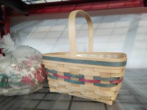 Longaberger Basket w Garters