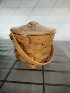 Longaberger Measuring Basket w Lid