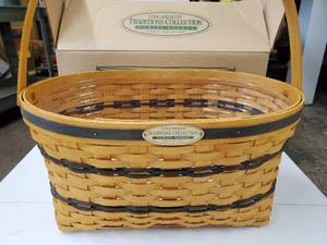 Longaberger Traditions Collection Family Basket 1995