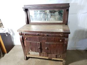 Buffet with Mirror
