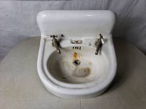 Cast Iron Lavatory Sink with Faucets