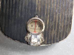 Cool Vintage Bathroom Scale