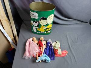 Barbies, Charlie Brown Can