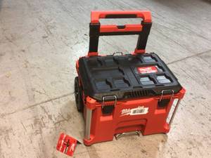 Milwaukee PACKOUT 22 in. Rolling Tool Box Customer Returns See Pictures