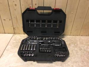 Mechanics Tool Set (94-Piece) by Husky Customer Returns See Pictures