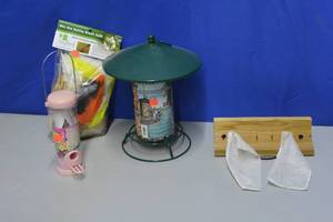 Bird Feeder Lot
