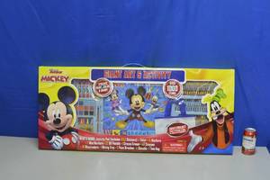 Mickey Mouse Giant Art and Activity Set