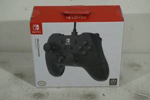 lot 95 image: NEW Power A Wired Controller for Nintendo Switch