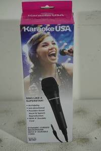 lot 14 image: NEW Karaoke USA Dynamic Corded Microphone