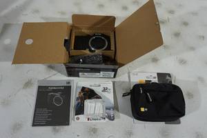 lot 23 image: Kodak PixPro FZ152 Digital Camera with Case and 32GB Memory Card