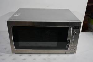 lot 25 image: 2.2 Cu Ft Stainless Microwave Oven