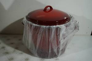 lot 186 image: NEW Rachael Ray 12 Quart Enamel on Steel Stockpot - Red