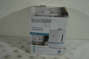 lot 224 image: Black and Decker Ultrasonic Humidifer