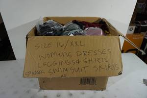 lot 256 image: Assorted Womens Size 16XXL Clothing - Dresses, Leggings, Skirts