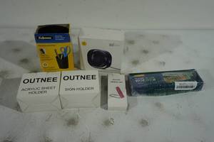 lot 265 image: Assorted Office Accessories
