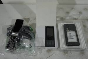 lot 262 image: Assorted Cell Phones