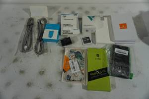 lot 264 image: Electronics Accessories - Charge Cables, Cases