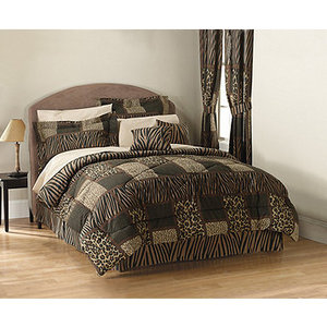 lot 201 image: Senegal 20 Piece Bedroom Set - Full
