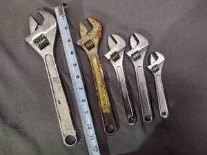 5 Adjustable Wrenches
