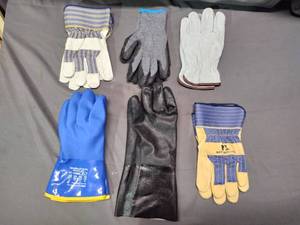 6 Pairs of Gloves