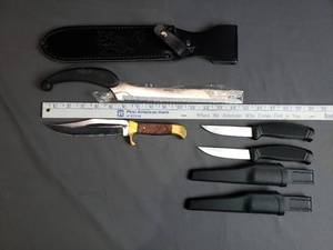 3 Fixed Blade Knives and Serated Miracle Blade III