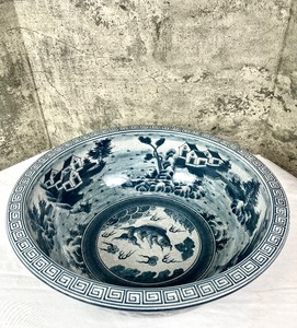 lot 8 image: Gorgeous Large Bowl Hand Painted in Thailand